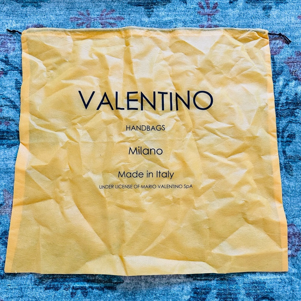 22.5x21” Mario Valentino Dust Bag